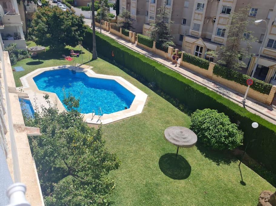 Encantador Apartamento Residencial Con Piscina 托雷莫利诺斯 外观 照片