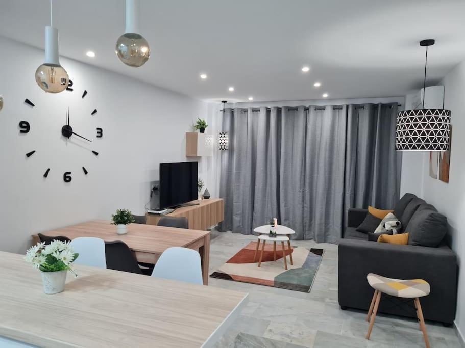 Encantador Apartamento Residencial Con Piscina 托雷莫利诺斯 外观 照片